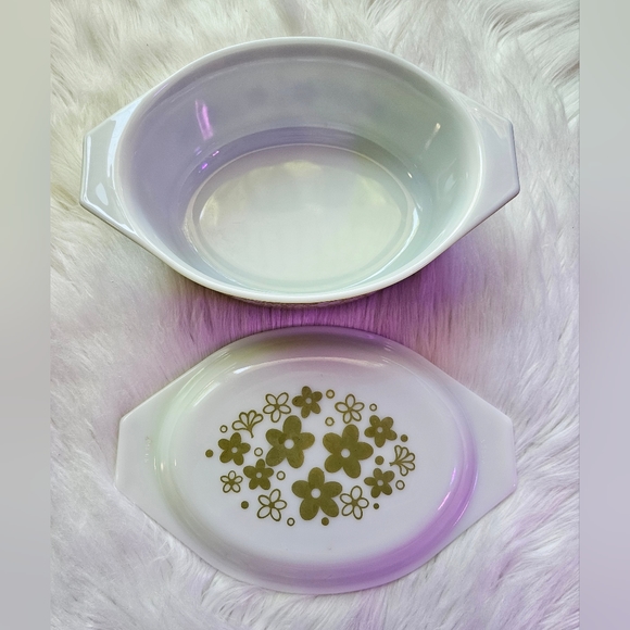 Vintage Pyrex 1.1/2 Quart - Picture 2 of 5